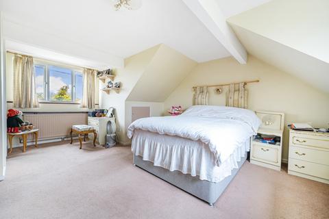 Mistral Hackwood Lane, Cliddesden, Basingstoke, RG25 2NH