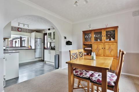 3 bedroom end of terrace house for sale, The Close, Cottingham, HU16 5BZ