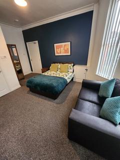 1 bedroom in a house share to rent, Morecroft Road, Birkenhead CH42
