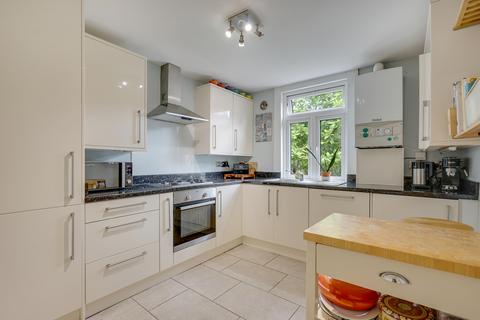2 bedroom flat for sale, Trinity Road, Bowes Park, London, N22