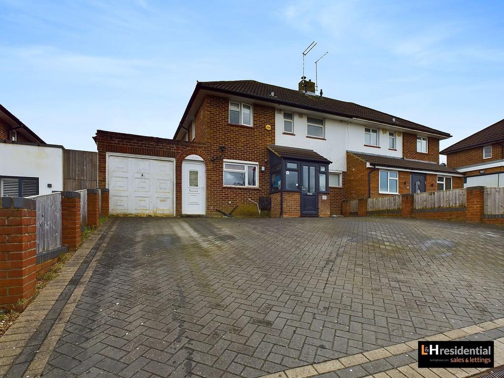 Lullington Garth, Borehamwood WD6 3 bed semidetached house for sale