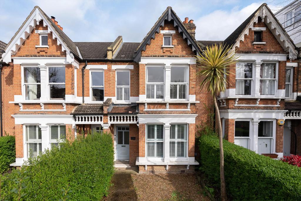 Clive Road, West Dulwich, London, SE21 3 bed flat for sale £595,000
