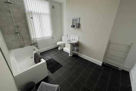 1 bedroom in a house share to rent, Clifton Road, Birkenhead CH41