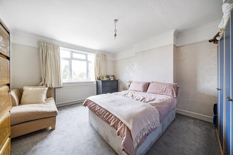 24 Ravenswood Crescent, West Wickham, BR4 0JJ