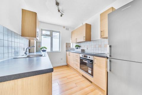 2 bedroom flat for sale, Boundary Close, Kingston upon Thames