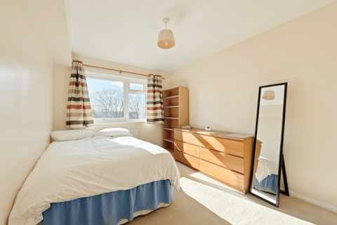 2 bedroom flat to rent, Lindsay Court, SM1