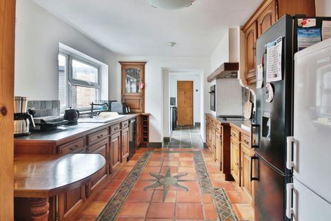 undefined, Holydyke, Barton-Upon-Humber, DN18 5PS