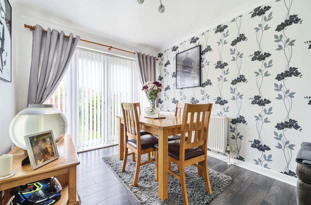 Sitting/Dining Room