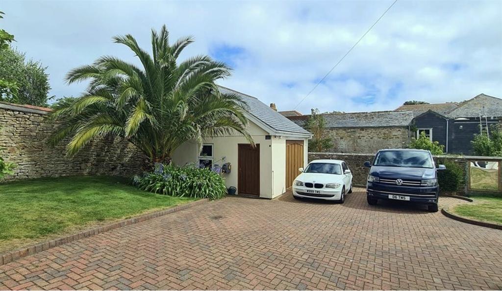 Kings Road, Penzance TR18 3 bed detached house for sale £635,000