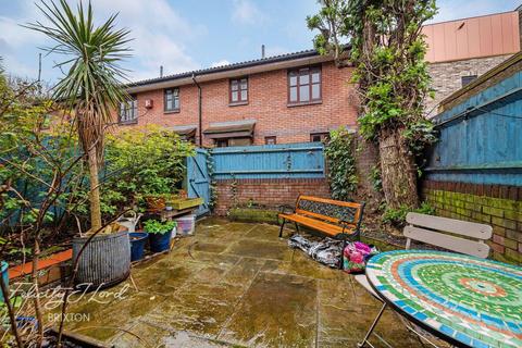 2 bedroom end of terrace house for sale, Albany Road, London, SE5