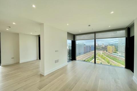 2 bedroom apartment for sale, Amberley House, Prince of Wales Drive, SW11