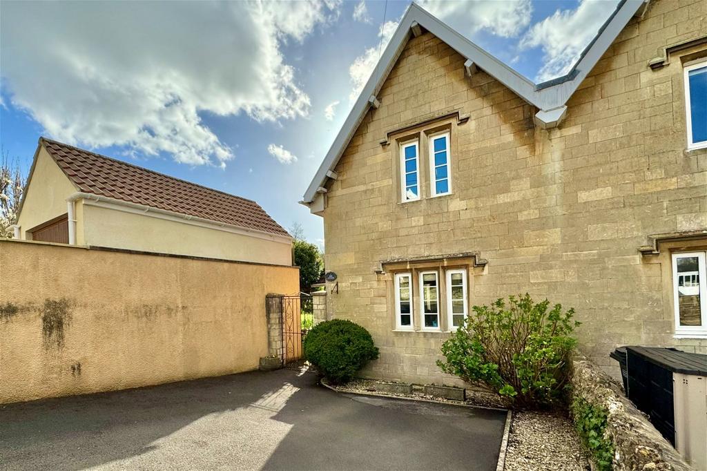The Normans, Bathampton 3 bed semidetached house for sale £675,000