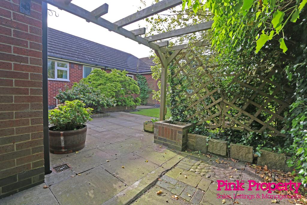 Eppleworth Road, Cottingham HU16 3 bed bungalow for sale £425,000