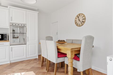 37 The Crescent, Epsom, KT18 7LJ