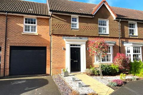 3 bedroom terraced house for sale, Henry Road, Sarisbury Green, Southampton SO31