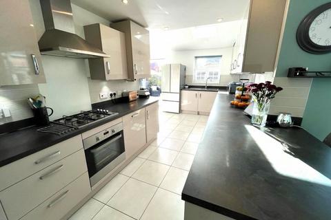 3 bedroom terraced house for sale, Henry Road, Sarisbury Green, Southampton SO31