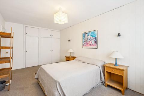 2 bedroom flat for sale, Lesley Court, Strutton Ground, London, SW1P