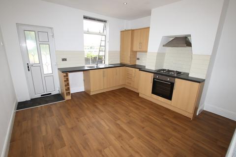 3 bedroom end of terrace house to rent, Wood View, Birdwell