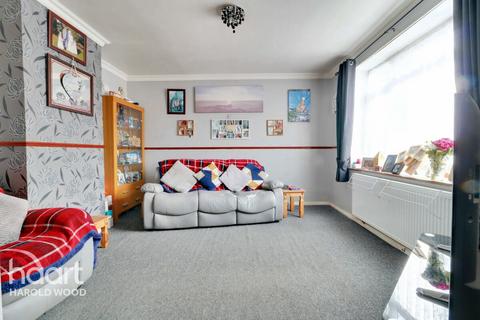 20 Briar Road, Romford, RM3 8AH