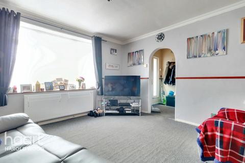 20 Briar Road, Romford, RM3 8AH