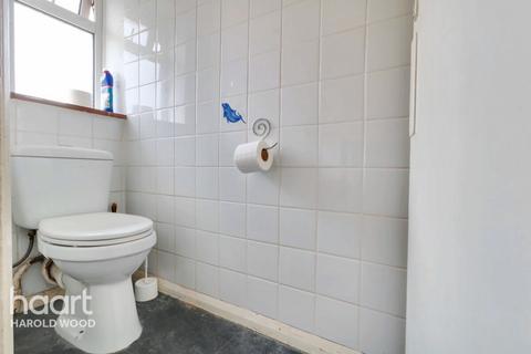20 Briar Road, Romford, RM3 8AH
