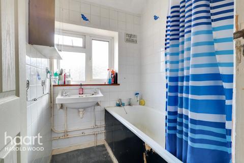 20 Briar Road, Romford, RM3 8AH