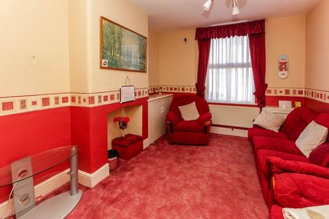 2 bedroom terraced house to rent, Regent Street, Wellingborough NN8
