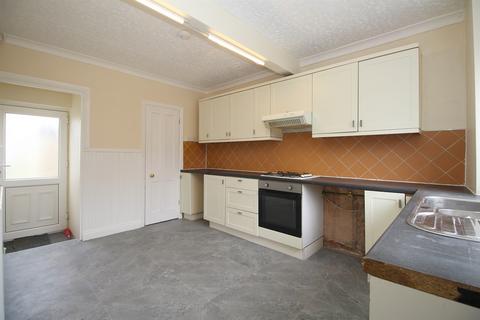 3 bedroom terraced house to rent, Shelthorpe Road, Loughborough, LE11