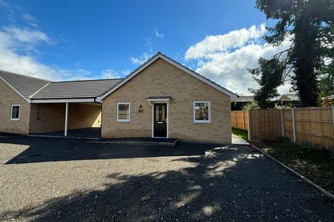 2 bedroom detached bungalow for sale, Rugby Road, Great Cornard