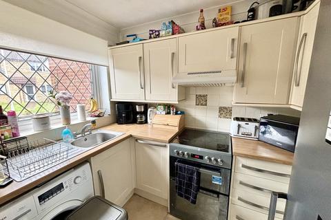 2 bedroom terraced house for sale, Chaffinch Close, Creekmoor