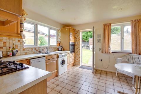 2 bedroom detached bungalow for sale, Highlea Avenue, Flackwell Heath, HP10