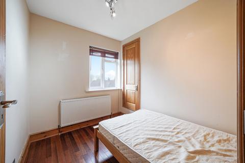 2 bedroom apartment to rent, Haydon Close, London