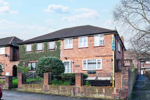 54 Wisteria Road, London, SE13 5HN