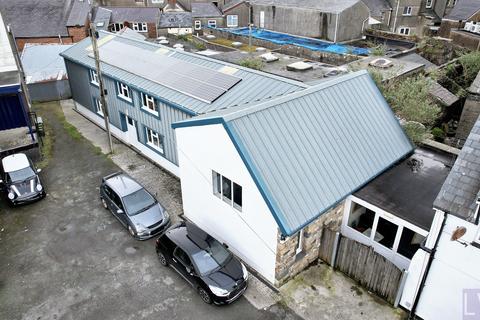 Industrial unit for sale, Gweithdai / Workshops behind 21 Penlan Street, Pwllheli, Gwynedd