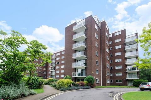 2 bedroom flat for sale, Minster Court, Ealing, London, W5