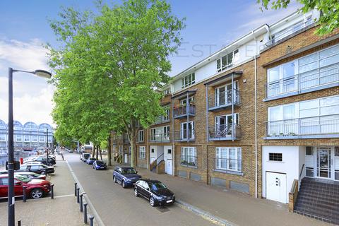 2 bedroom apartment to rent, Rope Street, Surrey Quays SE16