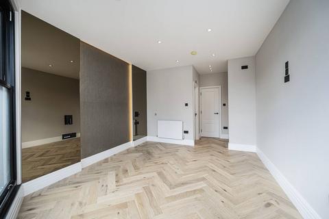 3 bedroom maisonette for sale, Mountgrrove Road, Islington, London, N5