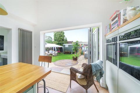 1 Junction Road, Lightwater, GU18 5TQ
