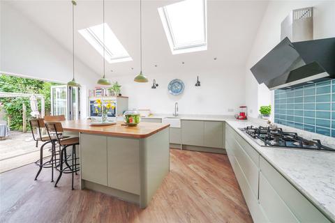 1 Junction Road, Lightwater, GU18 5TQ