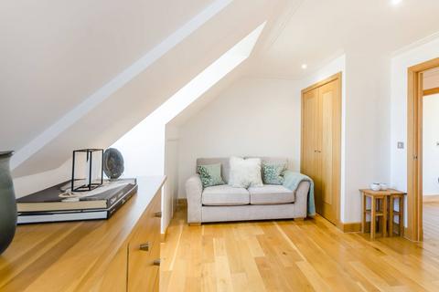 2 bedroom flat to rent, Village Road, Bush Hill Park, Enfield, EN1