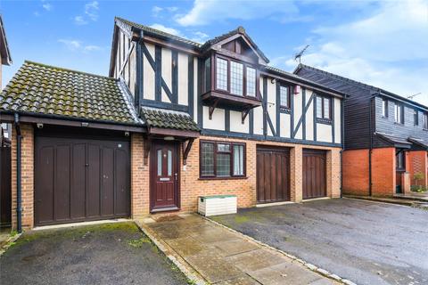 8 Lawrence Crescent, Windlesham, GU20 6QL