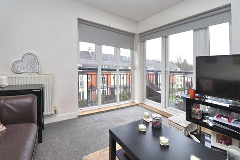 2 bedroom flat for sale, Henage Lane, Woking GU22