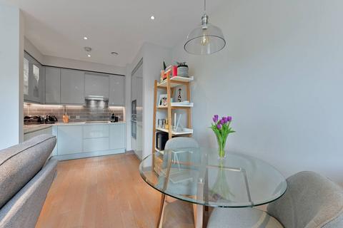 1 bedroom flat for sale, Drapers Yard, Wandsworth, London, SW18