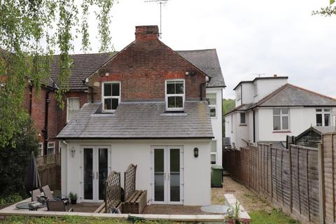 1 bedroom flat to rent, 26 Pinions Road, High Wycombe HP13