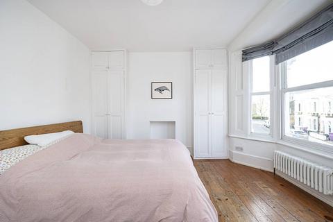 3 bedroom semi-detached house to rent, Lockhart Street, Mile End, London, E3