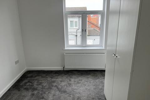 3 bedroom terraced house to rent, First Avenue , Goole