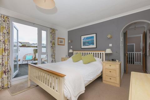 4 bedroom terraced house for sale, Fish Street, St. Ives TR26