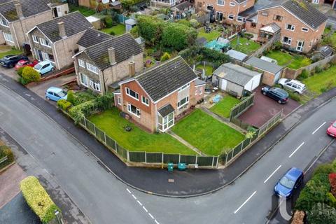 3 bedroom detached house for sale, Corbizum Avenue, Studley