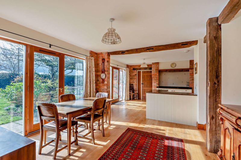 Kitchen Dining Area