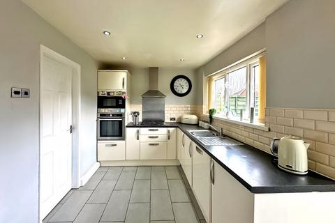 3 bedroom semi-detached house for sale, Kewstoke Road, Sneyd Park, Willenhall